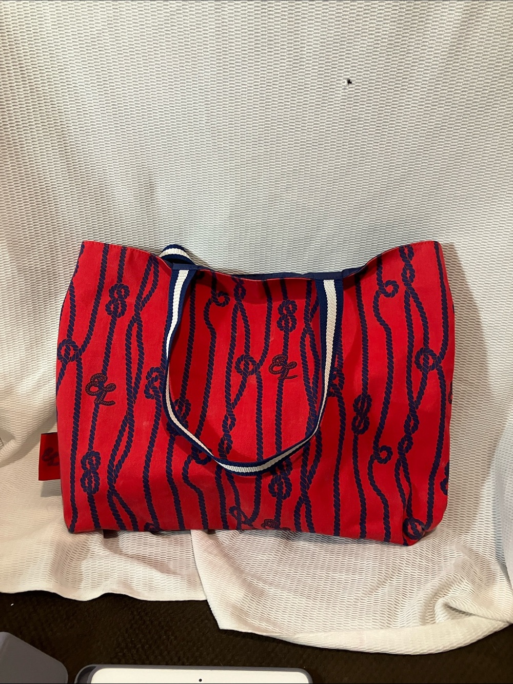 Estee Lauder Red Tote with Navy Rope Print and Navy-White Straps - Picture 10 of 11